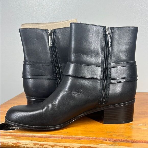 NWOT Bandlino Black Leather Ankle Boots - Picture 3 of 6